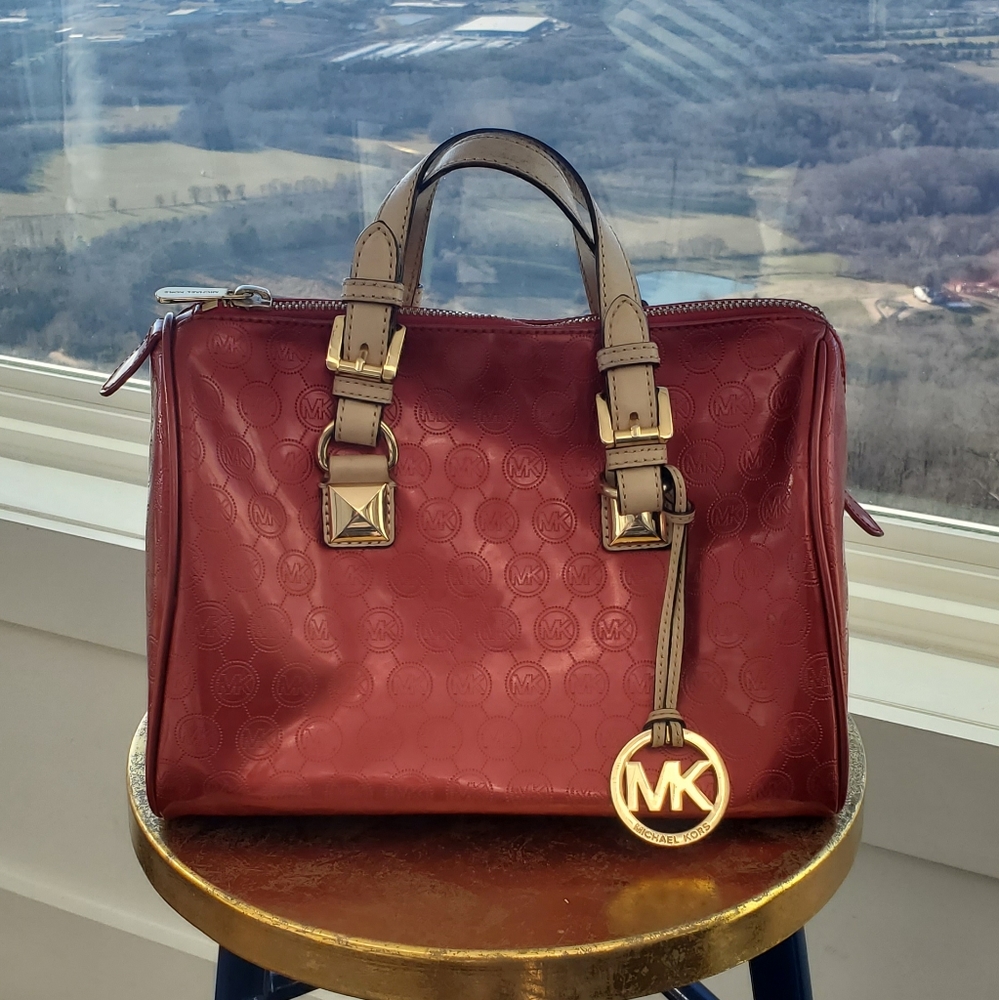 *SOLD* Micheal Kors Satchel